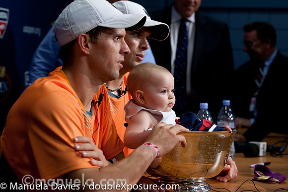 Mike and Bob Bryan with Bob's daughter Micaela (USA)