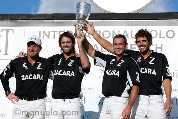 Mike Azzaro, Facundo Pieres, Lyndon Lea, Magoo Laprida with trophy