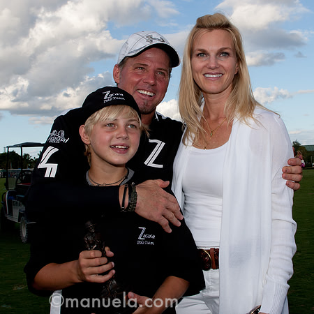 Mike Azarro with family