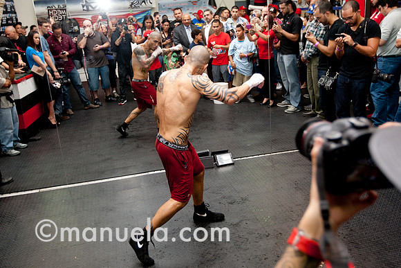 Miguel Cotto trains for his fight against Delvin Rodriguez on Oct 5