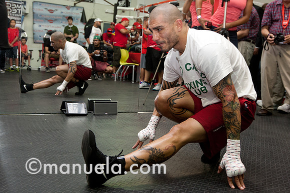 Miguel Cotto trains for his fight against Delvin Rodriguez on Oct 5