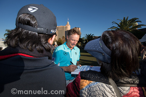Bernhard Langer signing autographs