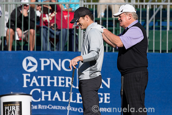 Johnny Miller gives his son Andy a back-rub